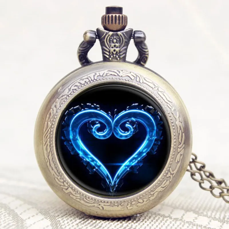 Новое поступление, популярная игра Kingdom Hearts Extension, символ сердца, дизайнерский стеклянный корпус с купола, карманные часы
Новое поступление, популярная игра Kingdom Hearts Extension, символ сердца, дизайнерский стеклянный корпус с купола, карманные часы