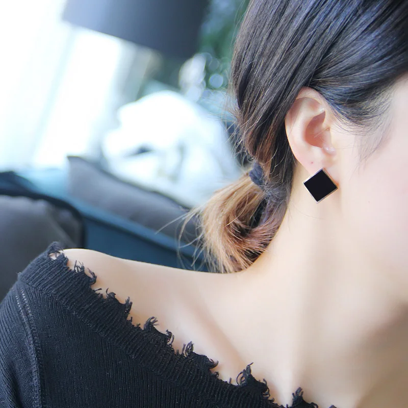 Ol style earrings Titanium Steel rose gold color Women fashion simple Elegant Earrings
Ol style earrings Titanium Steel rose gold color Women fashion simple Elegant Earrings