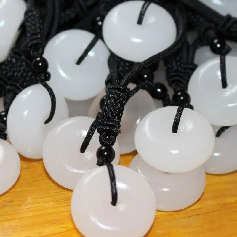 Drop shipping XinJiang White Jade Safety Button Pendant Necklace Jade Stone PingAnKou Amulet Necklace With Chain For Men Women
Drop shipping XinJiang White Jade Safety Button Pendant Necklace Jade Stone PingAnKou Amulet Necklace With Chain For Men Women