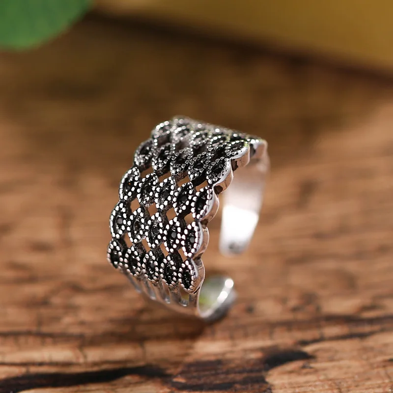 30% Silver Plated Black Crystal Thai Silver Vintage Flower Female Finger Open Rings Jewelry Women No Fade Ring Gift
30% Silver Plated Black Crystal Thai Silver Vintage Flower Female Finger Open Rings Jewelry Women No Fade Ring Gift