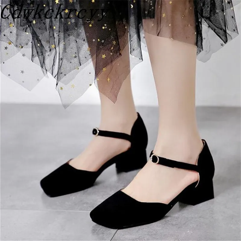 Summer New pattern fashion Suede temperament High-heeled Women sandals Simplicity temperament Student Big code Women sandals
Summer New pattern fashion Suede temperament High-heeled Women sandals Simplicity temperament Student Big code Women sandals