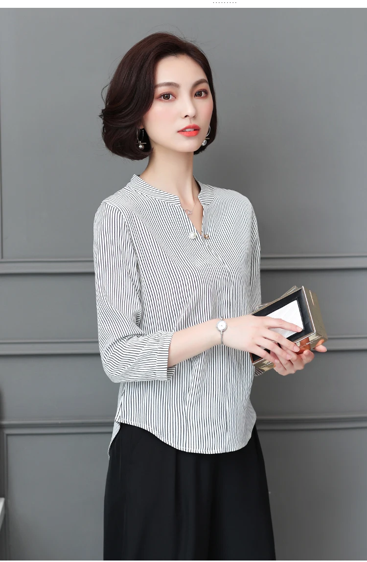 new summer fashion 2021 chiffon female blouse shirt long sleeve blouses v-neck office lady plus size striped full shirts 0635 40
new summer fashion 2021 chiffon female blouse shirt long sleeve blouses v-neck office lady plus size striped full shirts 0635 40