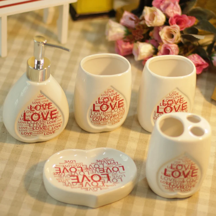 New Arrival 5pcs/lot LOVE Printing High Quality Bathroom Set Gift Box Packing Ceramic Bathing Suit Bottle & Toilet Wash Set
New Arrival 5pcs/lot LOVE Printing High Quality Bathroom Set Gift Box Packing Ceramic Bathing Suit Bottle & Toilet Wash Set