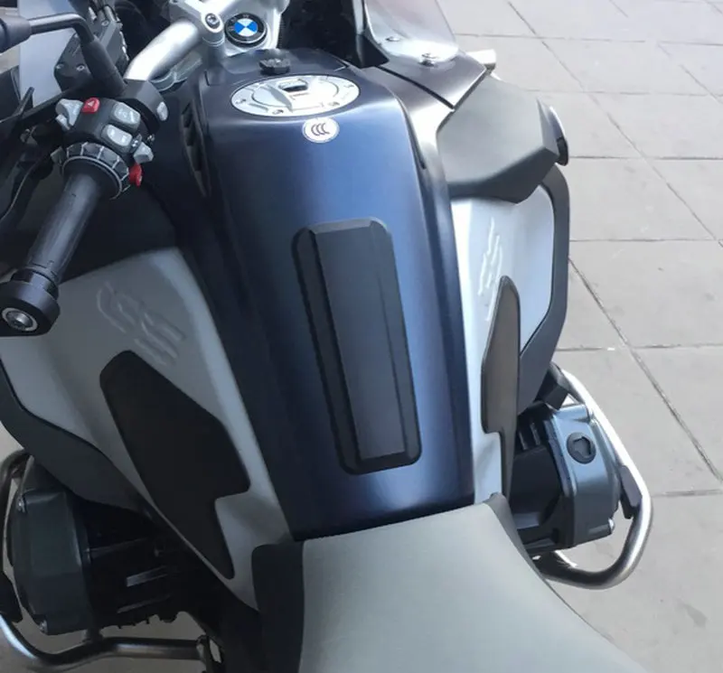 Защитные противоскользящие накладки на бак для BMW R1200GS -LC Adventure 2014 - ON
Защитные противоскользящие накладки на бак для BMW R1200GS -LC Adventure 2014 - ON