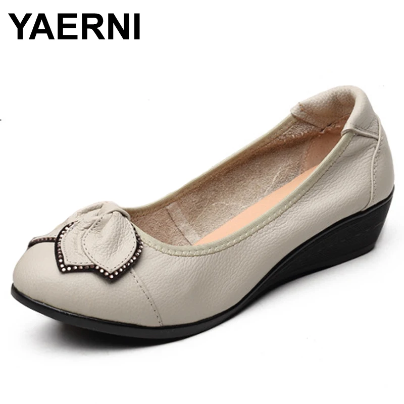YAERNI Genuine Leather Women High Heels Handmade Brand Fashion Women shoes high heel Black Slip on Casual Women wedges Shoes
YAERNI Genuine Leather Women High Heels Handmade Brand Fashion Women shoes high heel Black Slip on Casual Women wedges Shoes