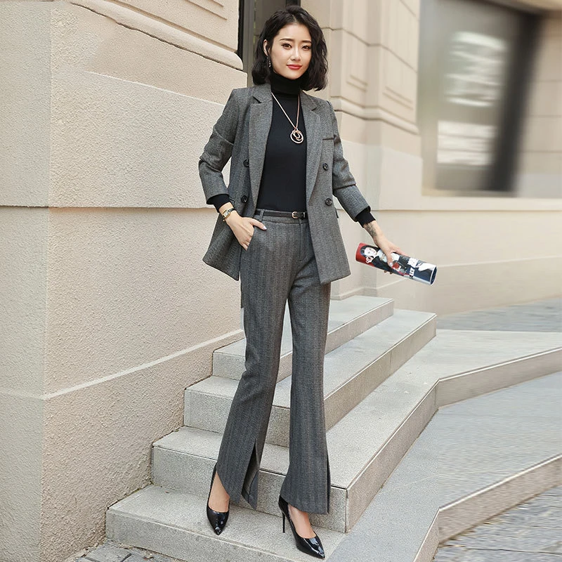Autumn and winter High end new professional women's fashion striped long-sleeved suit Split ends wide-leg pants suit two-piece
Autumn and winter High end new professional women's fashion striped long-sleeved suit Split ends wide-leg pants suit two-piece