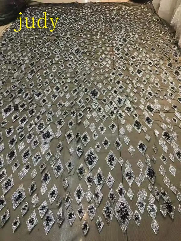 stock 5yards/bag 2 colors HL702# Black mesh silver diamond pattern mixed with black sequins fashionable fabric Free shipping
stock 5yards/bag 2 colors HL702# Black mesh silver diamond pattern mixed with black sequins fashionable fabric Free shipping