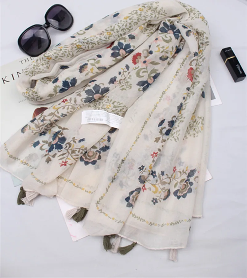 New Bohemian tassel retro style flower pattern print ethnic style women's shawl scarf large beach sunscreen scarves
New Bohemian tassel retro style flower pattern print ethnic style women's shawl scarf large beach sunscreen scarves