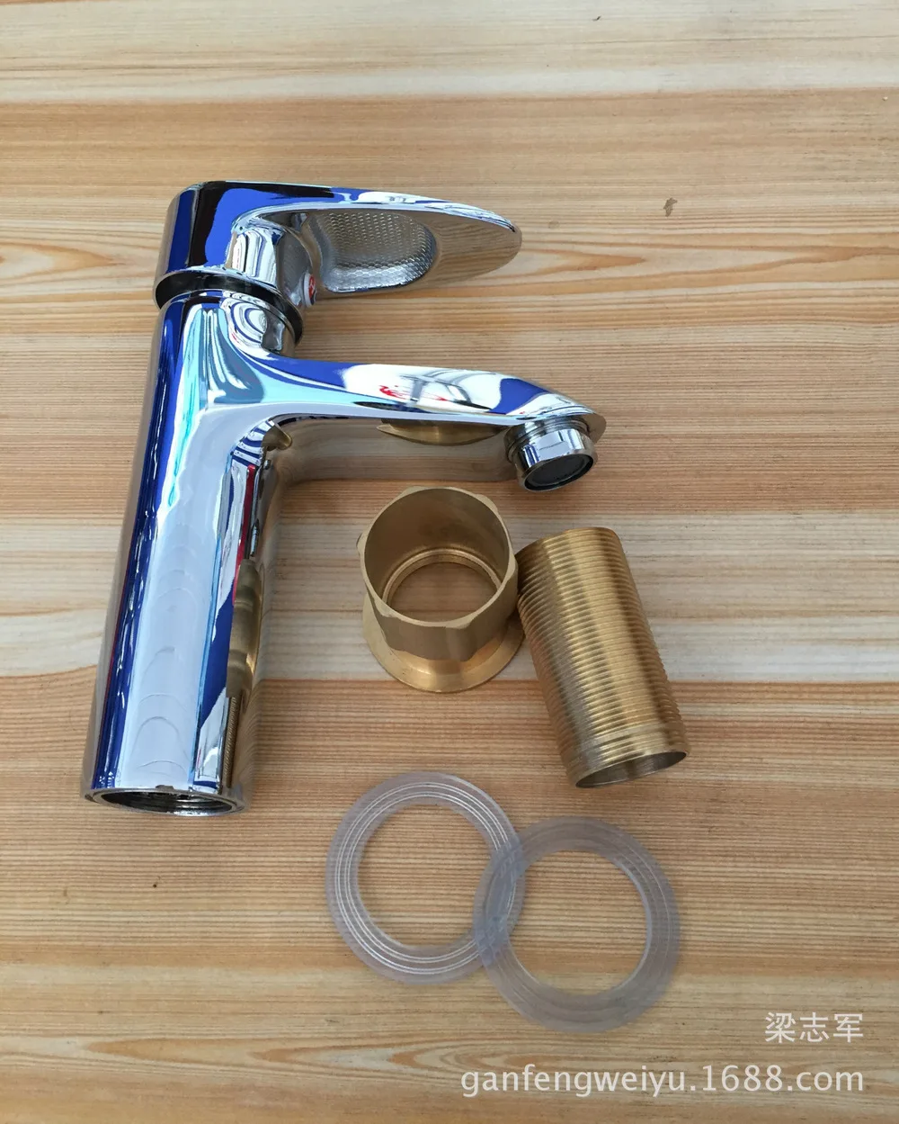 Tiger Ben Full copper wash basin faucet hole washbasin counter basin faucet Basin faucet hot and cold taps Basin
Tiger Ben Full copper wash basin faucet hole washbasin counter basin faucet Basin faucet hot and cold taps Basin