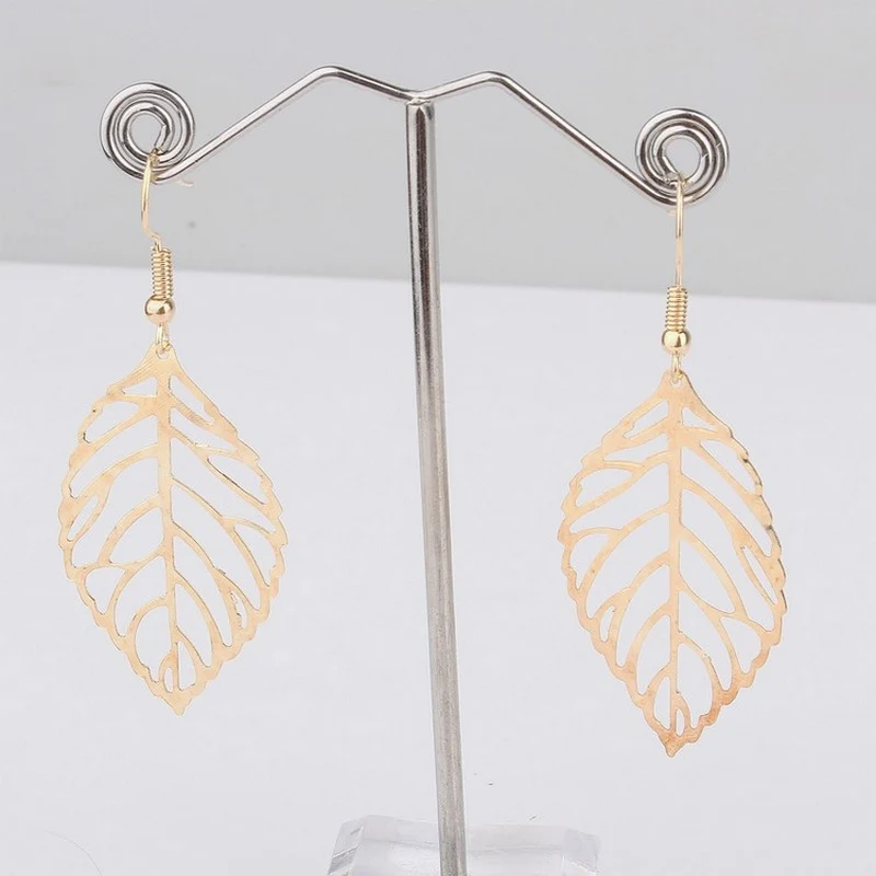 Fashion New Cute Gold Leaf Earrings For Women Silver color Hollow Leaf Earring Female Brincos Bijoux Jewelry Wedding Party Gifts
Fashion New Cute Gold Leaf Earrings For Women Silver color Hollow Leaf Earring Female Brincos Bijoux Jewelry Wedding Party Gifts