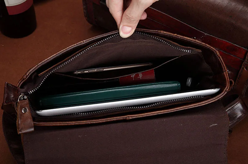 New Men's Fashion Wax Oil Genuine Leather First Laye Cowhide Crocodile Grain Pattern Business Briefcase Messenger Shoulder Bag
New Men's Fashion Wax Oil Genuine Leather First Laye Cowhide Crocodile Grain Pattern Business Briefcase Messenger Shoulder Bag