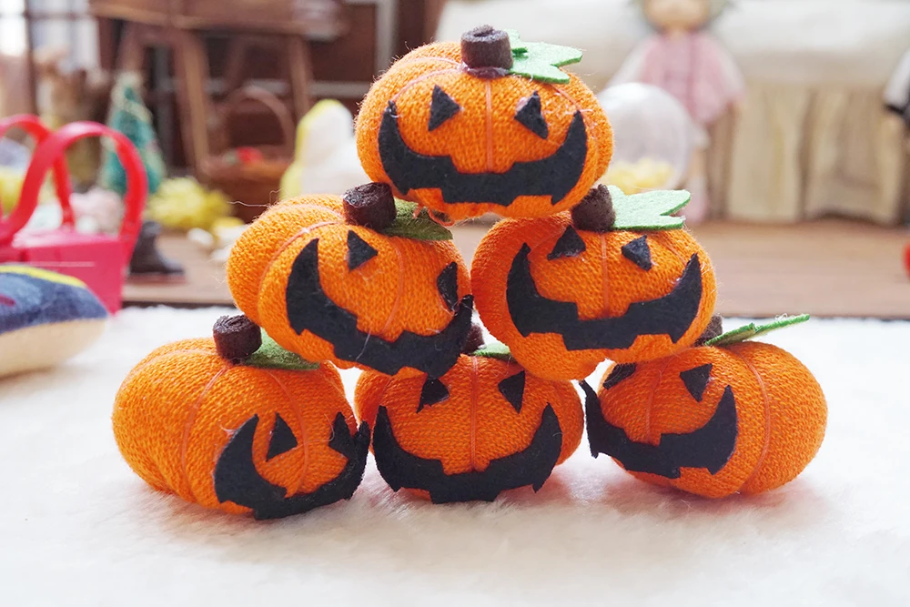 Подушка в виде тыквы на Хэллоуин для кукол Blyth AZONE Хлоя Licca Ob11 1/6 BJD, декоративные подушки, аксессуары для кукол
Подушка в виде тыквы на Хэллоуин для кукол Blyth AZONE Хлоя Licca Ob11 1/6 BJD, декоративные подушки, аксессуары для кукол