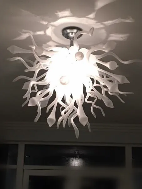 New Arrival White Chandelier Lamp Modern Hand Blown Glass Chandelier Lighting for Hotel Bar Restaurant Art Decor
New Arrival White Chandelier Lamp Modern Hand Blown Glass Chandelier Lighting for Hotel Bar Restaurant Art Decor