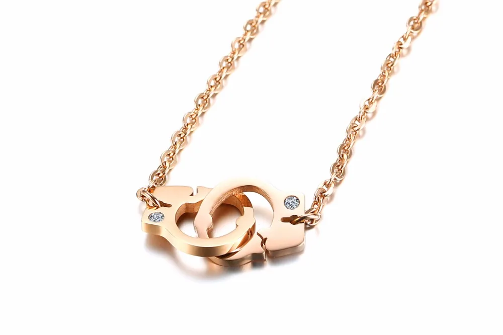 Fashion Stainless Steel Rose Gold Color Handcuffs Pendants Necklaces For Women Jewelry Femme Shiny Rhinestones Necklaces Ladies
Fashion Stainless Steel Rose Gold Color Handcuffs Pendants Necklaces For Women Jewelry Femme Shiny Rhinestones Necklaces Ladies