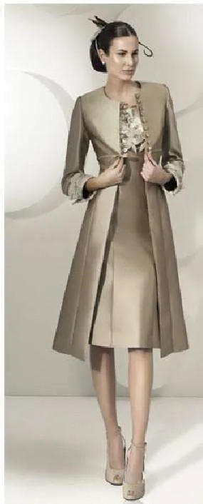 2017 Elegant Fashion Lace Mother of the Bride Dresses 2014 Mermaid Long Sleeve Sweep Train by Janique Evening Gowns Dress AB173
2017 Elegant Fashion Lace Mother of the Bride Dresses 2014 Mermaid Long Sleeve Sweep Train by Janique Evening Gowns Dress AB173