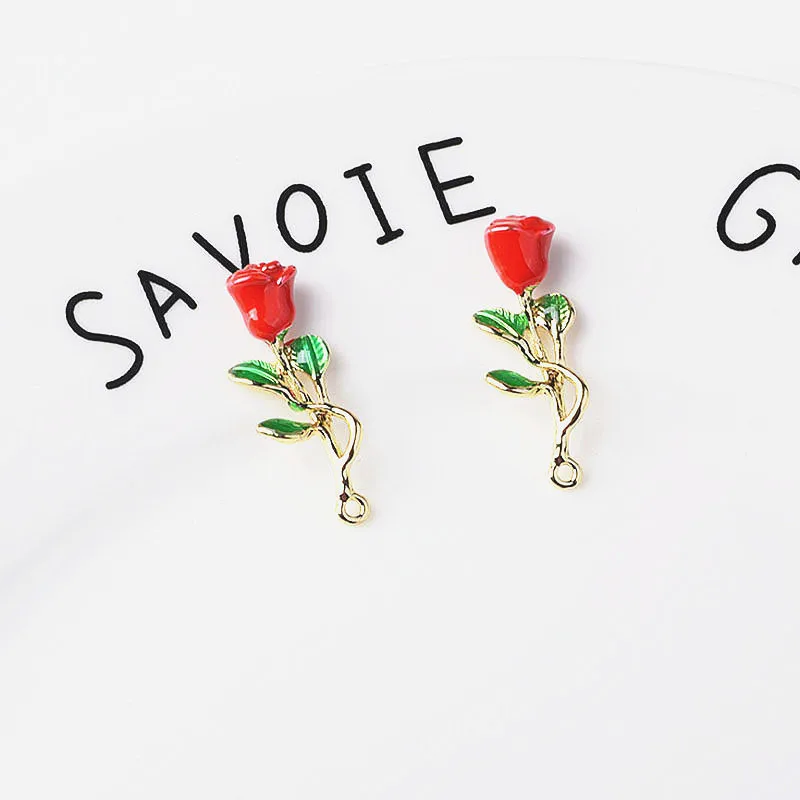 50pcs 11*28mm Alloy Gold Color Enamel Flower Charm Oil drop Rose Flower Pendants for Head Wedding DIY Jewelry Findings wholesale
50pcs 11*28mm Alloy Gold Color Enamel Flower Charm Oil drop Rose Flower Pendants for Head Wedding DIY Jewelry Findings wholesale