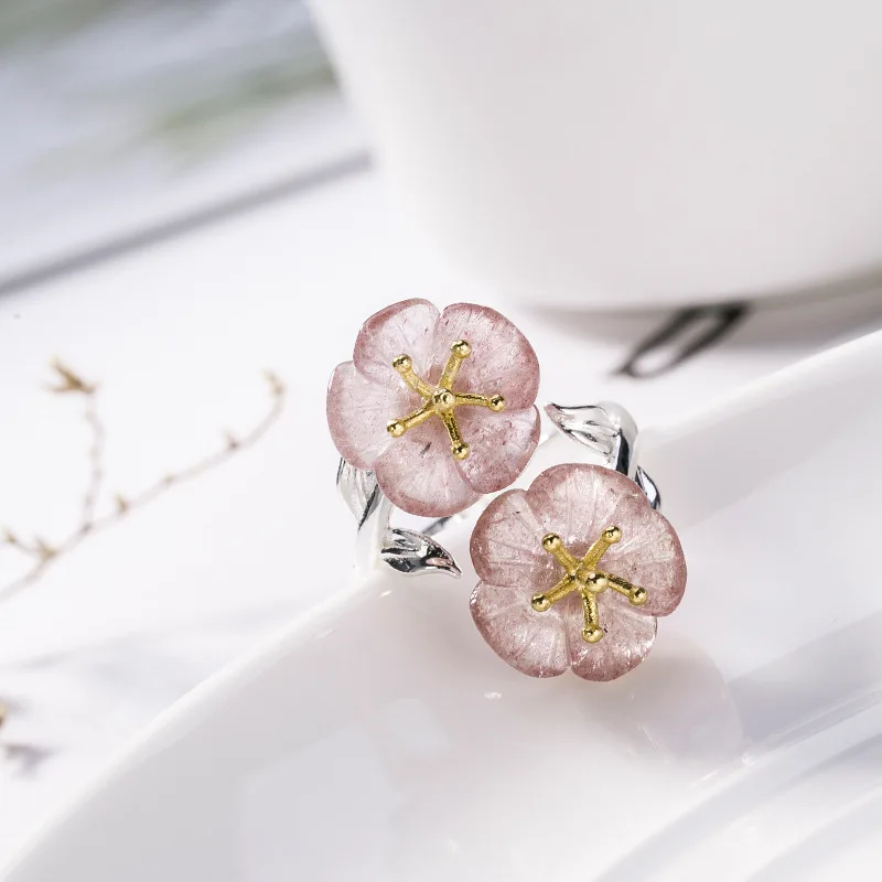 Silver natural strawberry crystal plum blossom ring lady's personality simple, fresh and colorful ring ornaments
Silver natural strawberry crystal plum blossom ring lady's personality simple, fresh and colorful ring ornaments