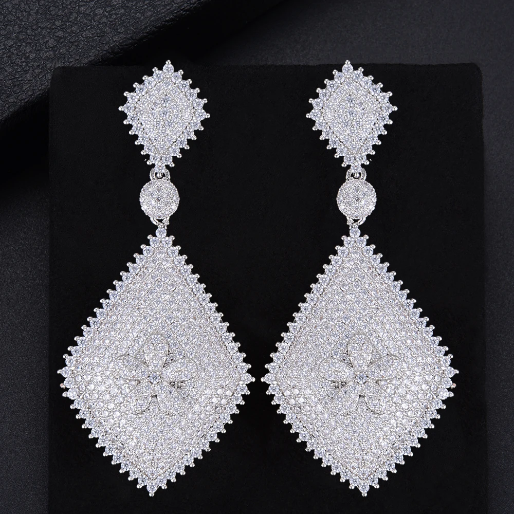 62MM Trendy Geometry Rhombus Flower Shape Hollow Pierced Full Cubic Zirconia Dangle Earings Women Wedding Bridal Jewelry
62MM Trendy Geometry Rhombus Flower Shape Hollow Pierced Full Cubic Zirconia Dangle Earings Women Wedding Bridal Jewelry