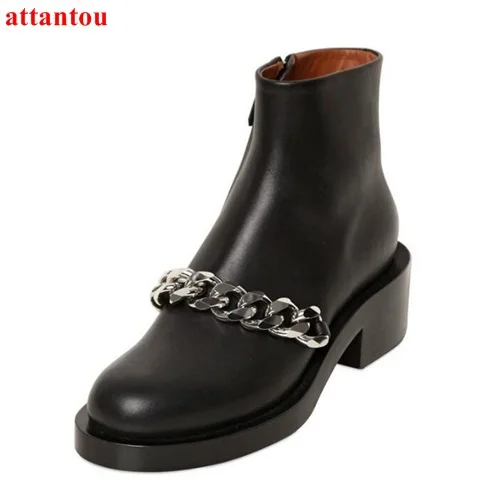 2022 woman black ankle boots street fashion metal chains decoration short boots party dress shoes autumn winter female shoes
2022 woman black ankle boots street fashion metal chains decoration short boots party dress shoes autumn winter female shoes
