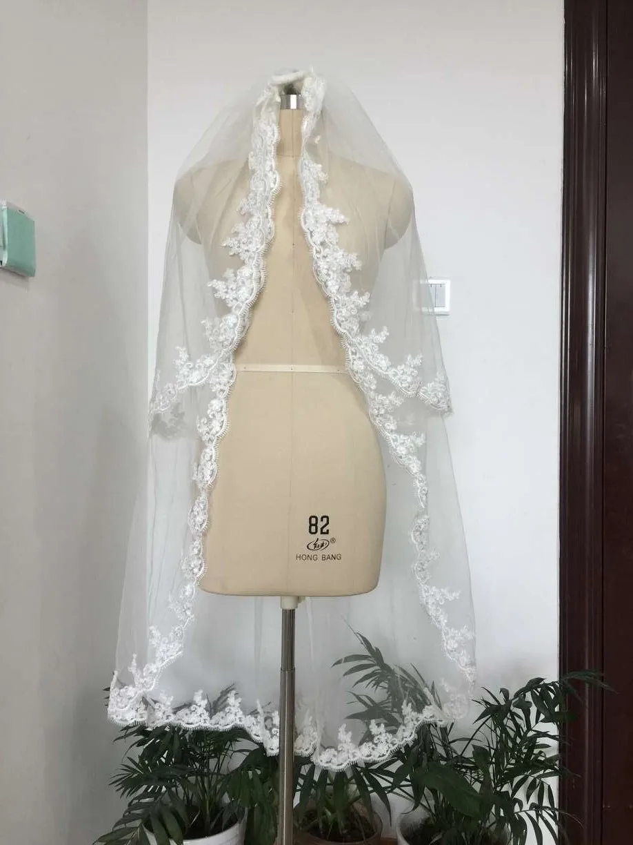 Long 120CM lace bridal veils 2 layer white ivory black red bridal wedding veil with comb Waltz length Champagne bridal vail
Long 120CM lace bridal veils 2 layer white ivory black red bridal wedding veil with comb Waltz length Champagne bridal vail