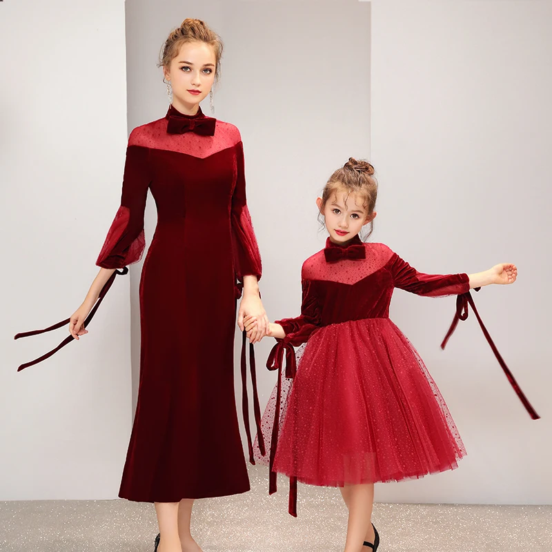 Фото Свадебные платья для матери и дочери винно красные китайские - купить