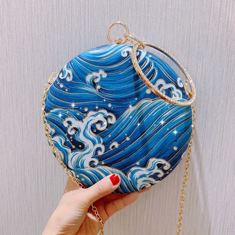 Angelatracy 2019 New Arrival Chinese Style Cheongsam Vintage Classical Hanfu Circular Evening Crossbody Bag Day Clutch Hand Bags
Angelatracy 2019 New Arrival Chinese Style Cheongsam Vintage Classical Hanfu Circular Evening Crossbody Bag Day Clutch Hand Bags