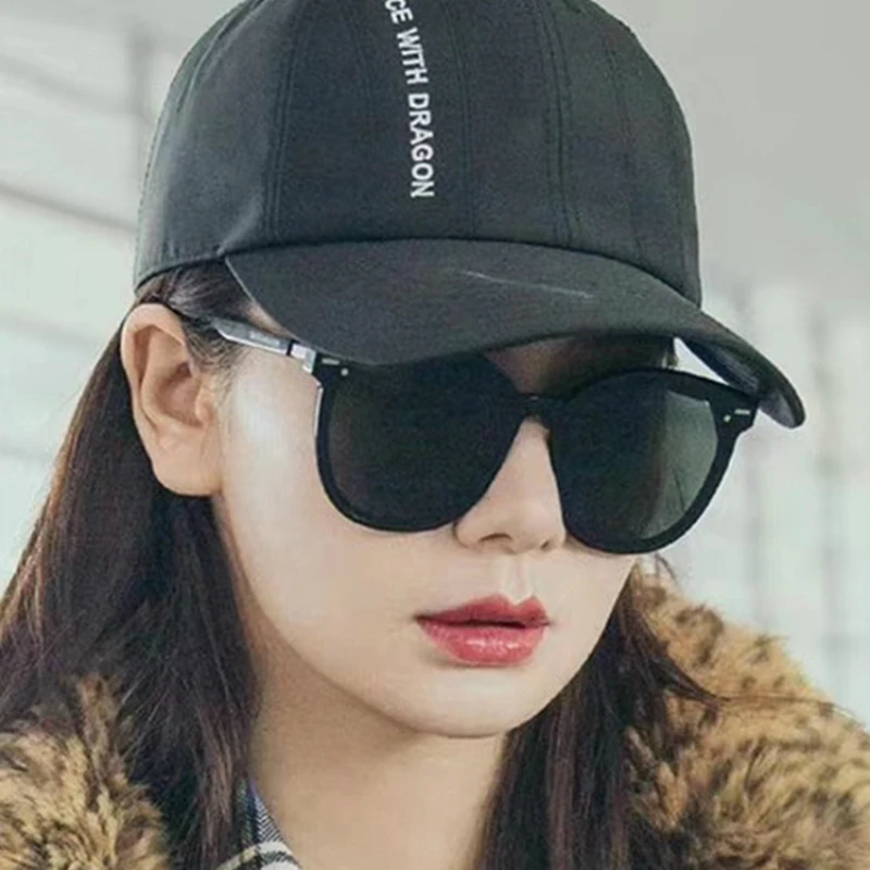 Fashion Square Vintage Sunglasses Women Men Brand Designer Retro Sun Glasses Shades for Women Sunglasses Men Quality 2019
Fashion Square Vintage Sunglasses Women Men Brand Designer Retro Sun Glasses Shades for Women Sunglasses Men Quality 2019