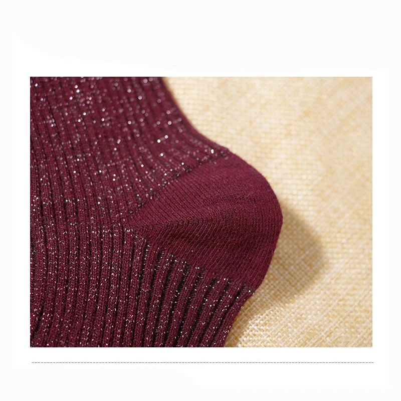Hot Sale New Autumn Winter Women Glitter Cotton Warm Long socks Fashion Gold Silver Silk Colorful Solid Color Shiny Female Sox
Hot Sale New Autumn Winter Women Glitter Cotton Warm Long socks Fashion Gold Silver Silk Colorful Solid Color Shiny Female Sox