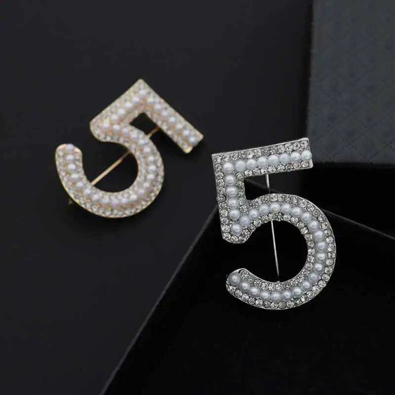 Big Brand Brooches Letter 5 Full Brooches Pins For Women Party Flower Pearl Brooches Jewelry
Big Brand Brooches Letter 5 Full Brooches Pins For Women Party Flower Pearl Brooches Jewelry