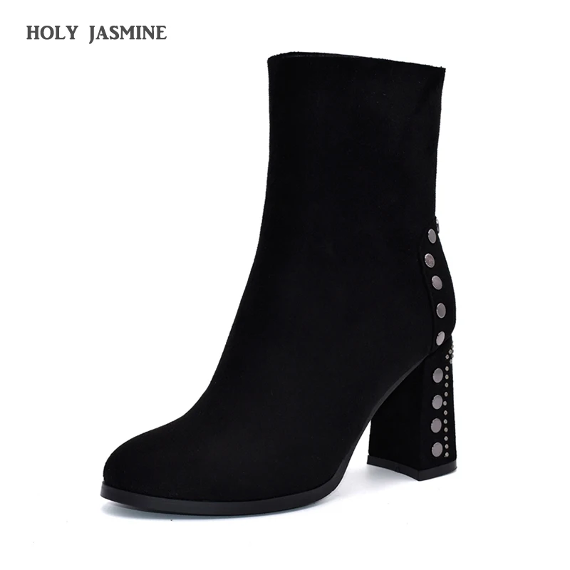 Sexy Rivet High Heels Boots Women Pointed Toe Ankle Boots Flock leather Zippe Black Shoes Woman 2019 New Autumn Winter Booties
Sexy Rivet High Heels Boots Women Pointed Toe Ankle Boots Flock leather Zippe Black Shoes Woman 2019 New Autumn Winter Booties