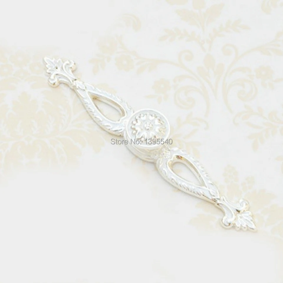 New 2pcs 195mm Vintage Antique Cabinet Handle Knobs Euro-Style White Palace Wardrobe Pulls Knobs Kitchen Cabinet Drawer Handles
New 2pcs 195mm Vintage Antique Cabinet Handle Knobs Euro-Style White Palace Wardrobe Pulls Knobs Kitchen Cabinet Drawer Handles