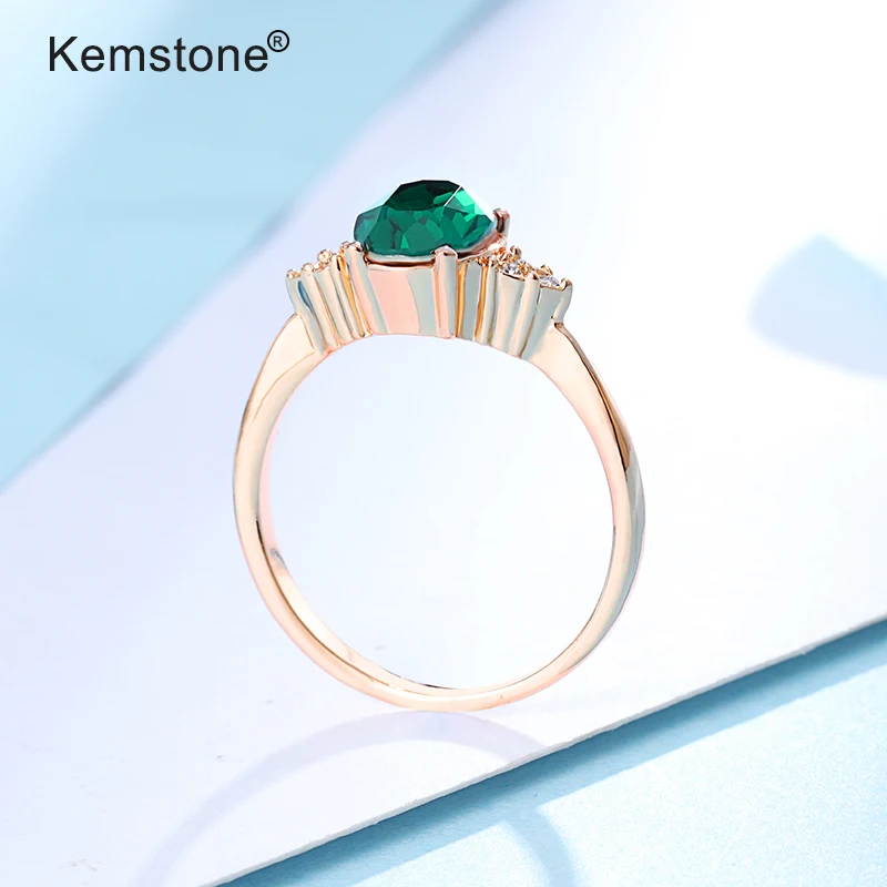 Модное кольцо Kemstone цвета розового золота с зеленым цирконием класса ААА