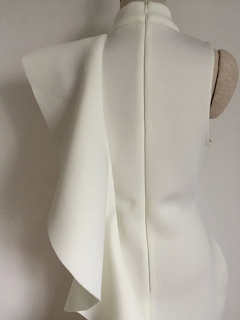 2018 autumn and winter new foreign trade explosions personality irregular large lotus three-dimensional tailoring dress Party
2018 autumn and winter new foreign trade explosions personality irregular large lotus three-dimensional tailoring dress Party