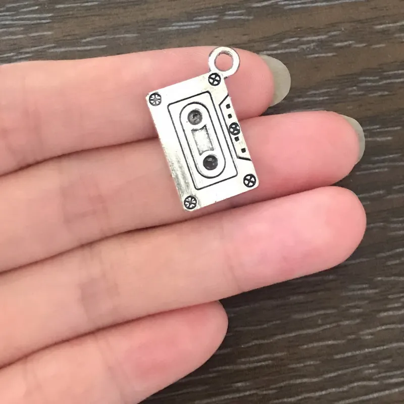 8PCS DIY Jewelry Making Cassette Tape Charms Zinc Alloy Pendant Charm for Bracelets Necklaces Earrings Book Marks Key Chains
8PCS DIY Jewelry Making Cassette Tape Charms Zinc Alloy Pendant Charm for Bracelets Necklaces Earrings Book Marks Key Chains