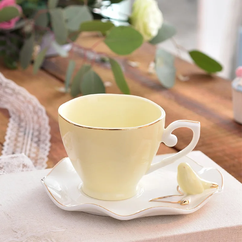New Exquisite Butterfly Bird Top Bone China 220ml Coffee Cup Saucer Free Spoon Ceramic Teacup European Porcelain Tea Cup
New Exquisite Butterfly Bird Top Bone China 220ml Coffee Cup Saucer Free Spoon Ceramic Teacup European Porcelain Tea Cup