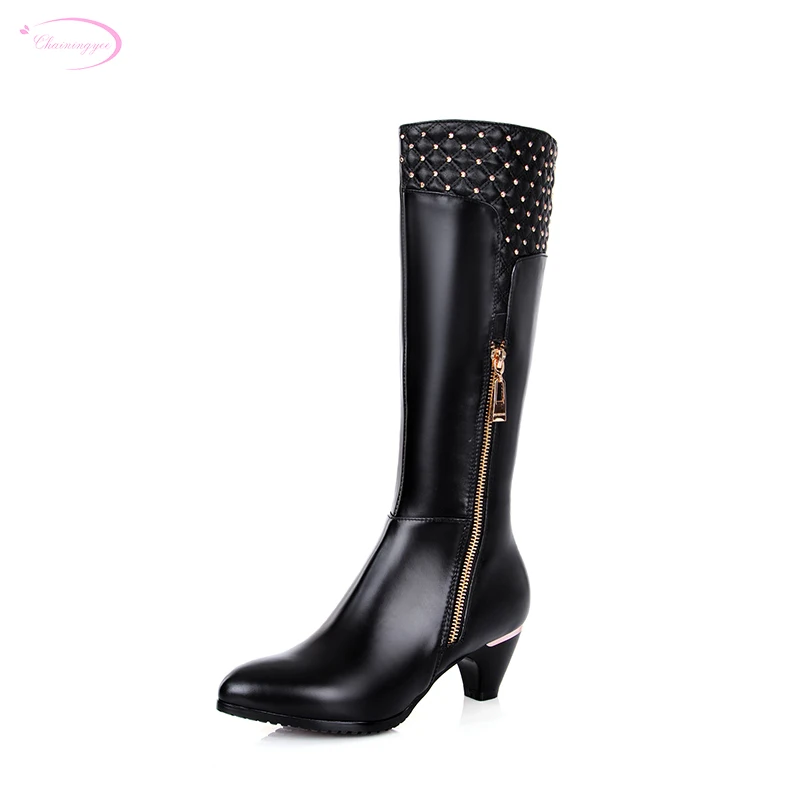 Chainingyee pointed toe mid calf boots genuine leather zipper Rhinestone rivet decoration med heel women's riding boots
Chainingyee pointed toe mid calf boots genuine leather zipper Rhinestone rivet decoration med heel women's riding boots