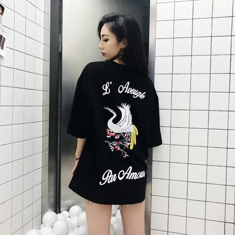 2020 summer new crane shirt men and women couple retro bf wind loose students short-sleeved t-shirt
2020 summer new crane shirt men and women couple retro bf wind loose students short-sleeved t-shirt