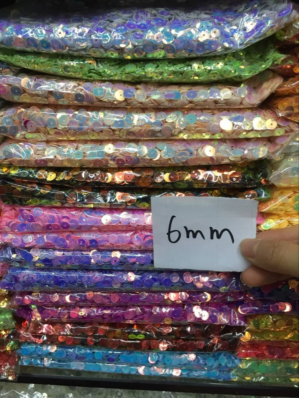 New-40g/лот 6 мм плоские круглые Блестки со средним отверстием для рукоделия ПВХ золотое покрытие блестящие DIY аксессуары 2017 Новинка
New-40g/лот 6 мм плоские круглые Блестки со средним отверстием для рукоделия ПВХ золотое покрытие блестящие DIY аксессуары 2017 Новинка
