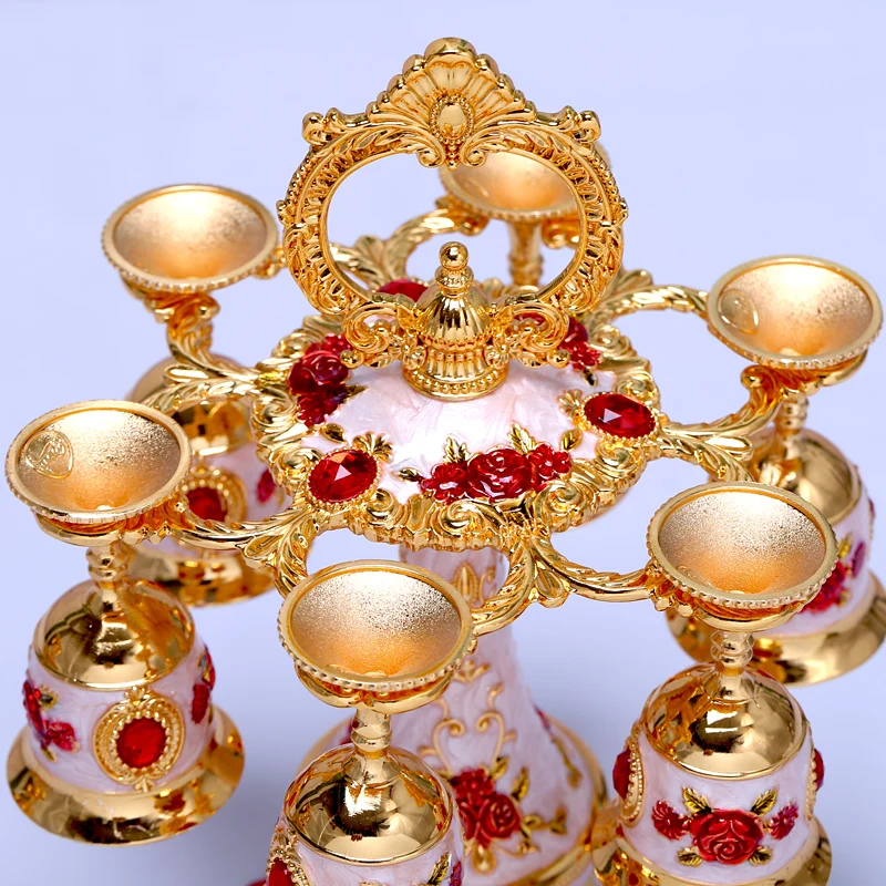 European Russian Metal Hanging Wine Rack Crystal Wine Cup Holder Fashion Exquisit Castle pattern cup table decoration
European Russian Metal Hanging Wine Rack Crystal Wine Cup Holder Fashion Exquisit Castle pattern cup table decoration