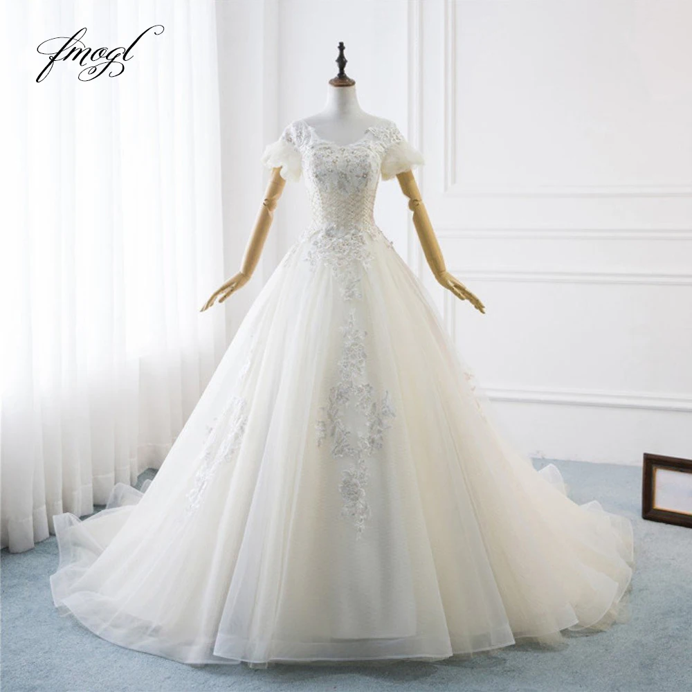 Fmogl Luxury Short Sleeve Vintage Wedding Dresses 2019 Appliques Beaded Crystal Chapel Train Bride Gown Vestido De Noiva
Fmogl Luxury Short Sleeve Vintage Wedding Dresses 2019 Appliques Beaded Crystal Chapel Train Bride Gown Vestido De Noiva