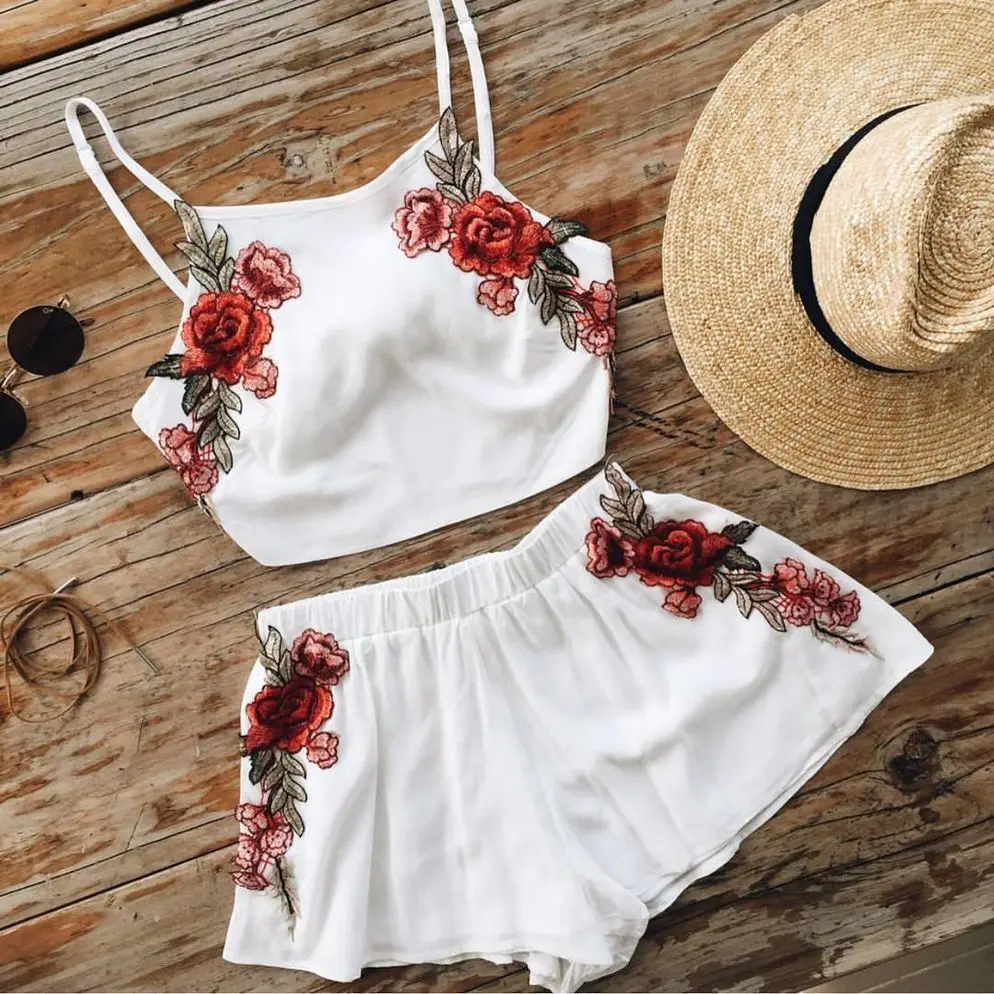Fashion Women Flowers Embroidery Sexy 2 Pieces Set Elegant Ladies Girls Backless Strap Tops + Shorts Suits
Fashion Women Flowers Embroidery Sexy 2 Pieces Set Elegant Ladies Girls Backless Strap Tops + Shorts Suits