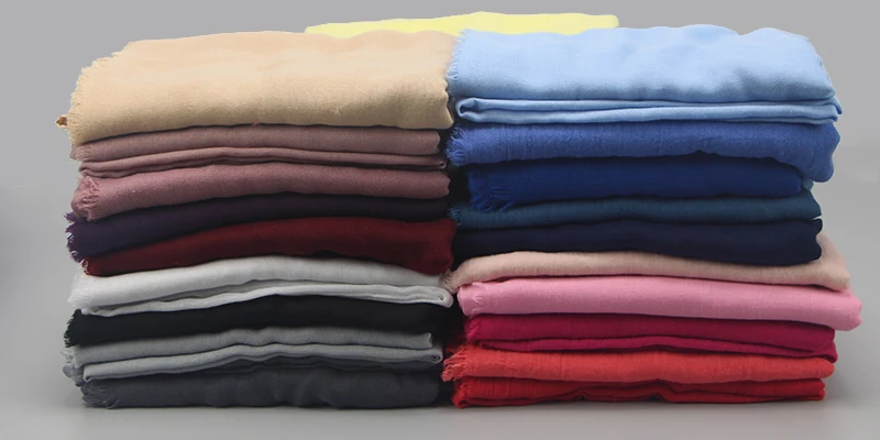 100pc/lot Newest Cotton scarf Hijabs hot design Winter Warm Solider Color Muslim wrap hijab scarf/scarves 30 colors
100pc/lot Newest Cotton scarf Hijabs hot design Winter Warm Solider Color Muslim wrap hijab scarf/scarves 30 colors