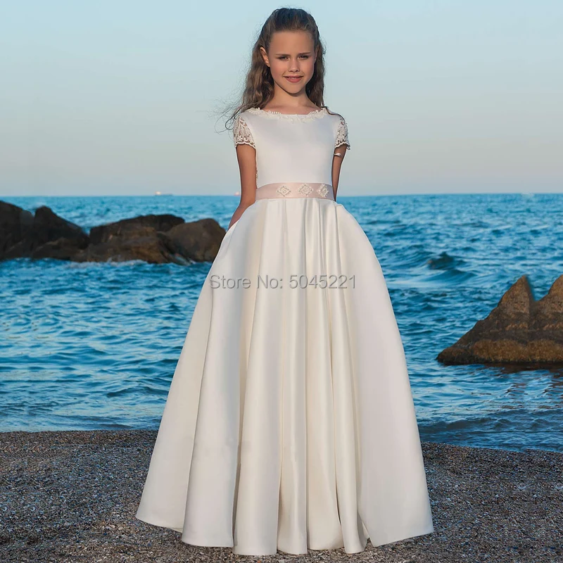 New Little Girls Cap Sleeves Lace Back Ball Gowns Elegant Flower Girls Dresses Holy First Communion Dresses Princess Gowns
New Little Girls Cap Sleeves Lace Back Ball Gowns Elegant Flower Girls Dresses Holy First Communion Dresses Princess Gowns