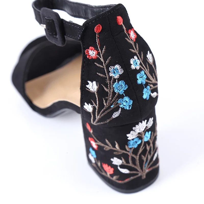 HENGSONG Women Summer Embroider High Heel Sandals Women Sandals Ethnic Floral Sandalias Muje Party Shoes Zapatos Mujer TR913149
HENGSONG Women Summer Embroider High Heel Sandals Women Sandals Ethnic Floral Sandalias Muje Party Shoes Zapatos Mujer TR913149