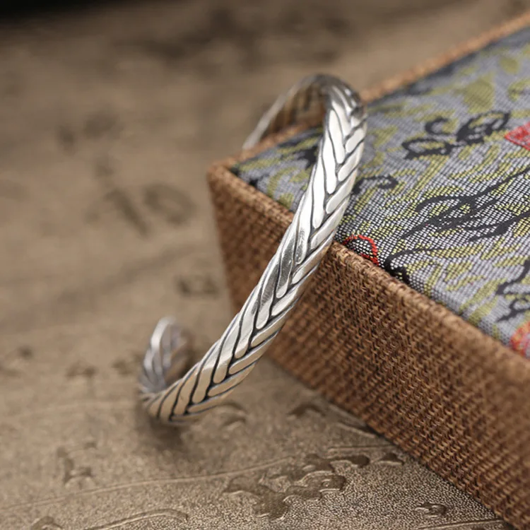 100% Sterling Silver 925 Weave Cuff Bangle Bracelet Men Women Medium Simple Brief Style Thain Silver 925 Vintage Jewelry Gifts
100% Sterling Silver 925 Weave Cuff Bangle Bracelet Men Women Medium Simple Brief Style Thain Silver 925 Vintage Jewelry Gifts