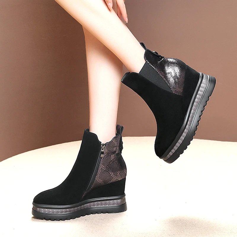 New autumn winter genuine cow leather zipper fashion woman shoes women platform ankle boots wedges high heels large size 42 
New autumn winter genuine cow leather zipper fashion woman shoes women platform ankle boots wedges high heels large size 42