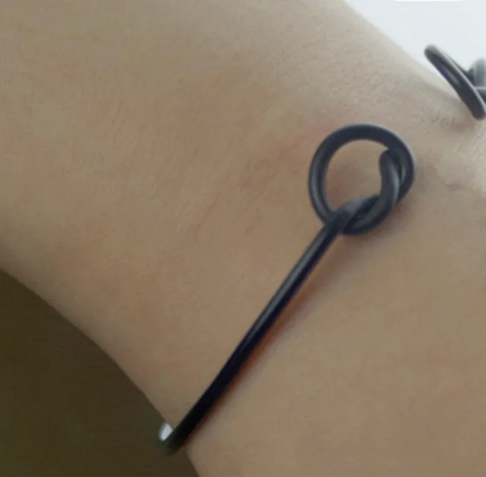 Peach heart knot bracelet Minimalist openings bracelet joker fashion wholesale women's clothing accessories manufacturer
Peach heart knot bracelet Minimalist openings bracelet joker fashion wholesale women's clothing accessories manufacturer