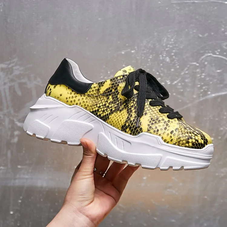 2019 Women Flat Platform sneakers Shoes Ladies Genuine Leather woman Casual Shoes Snakeskin Lace-up Flats Moccasins creepers
2019 Women Flat Platform sneakers Shoes Ladies Genuine Leather woman Casual Shoes Snakeskin Lace-up Flats Moccasins creepers