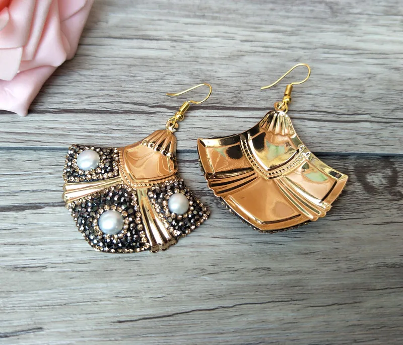 5 Pairs Fashion Golden metal pave rhinestone pearl earrings,handcrafted druzy jewelry drop dangle For Women earrings ER408
5 Pairs Fashion Golden metal pave rhinestone pearl earrings,handcrafted druzy jewelry drop dangle For Women earrings ER408