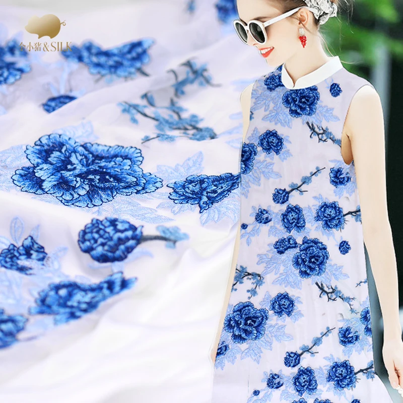 White glaze blue and white silk embroidery fabric cotton cloth perspective dress silk embroidery fabric fashion cotton fabric
White glaze blue and white silk embroidery fabric cotton cloth perspective dress silk embroidery fabric fashion cotton fabric